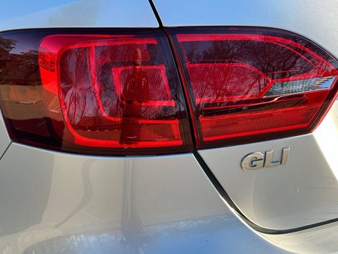 Used 2013 Volkswagen Jetta GLI image 12