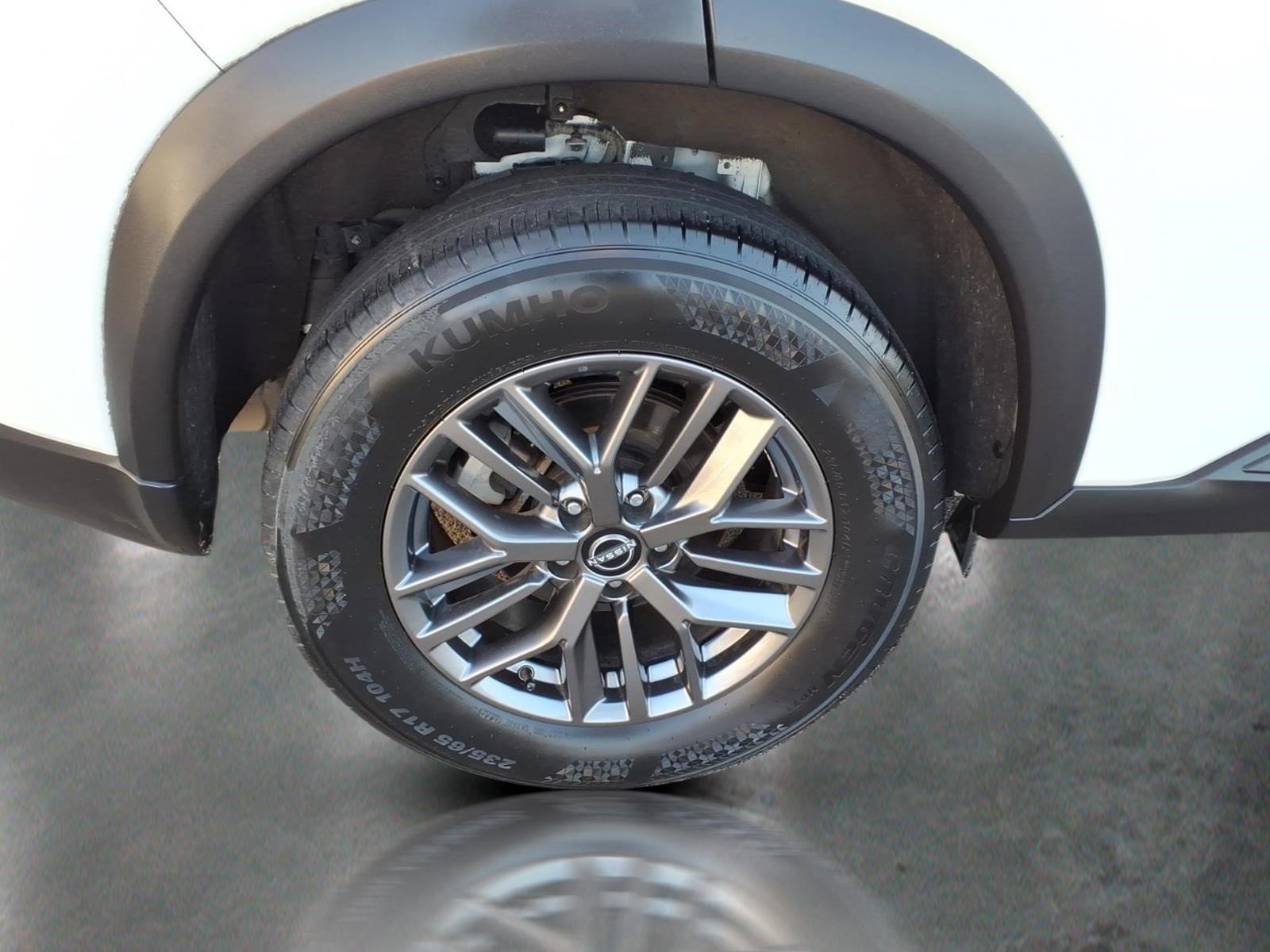 Used 2023 Nissan Rogue S AWD/4WD image 10