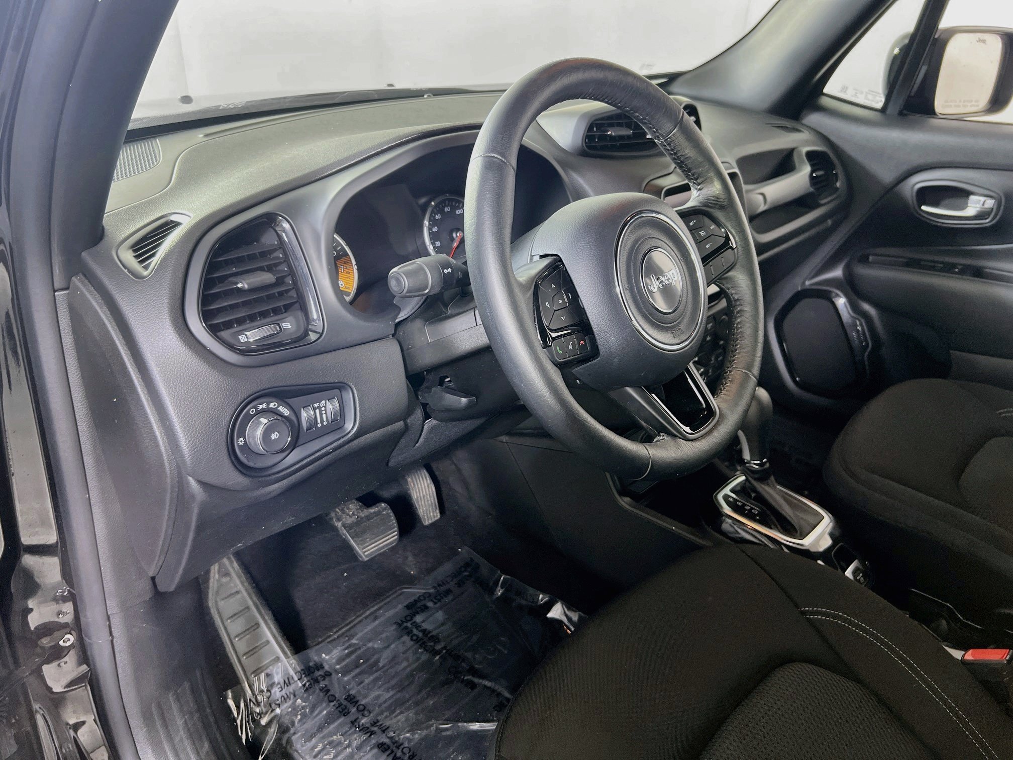 Used 2022 Jeep Renegade Altitude w/ Convenience Group AWD/4WD image 9
