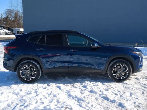 Used 2024 Chevrolet Trax LT w/ LT Convenience Package image 15