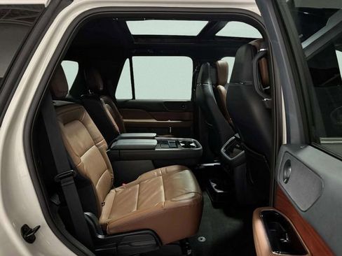Used 2022 Lincoln Navigator Reserve image 35