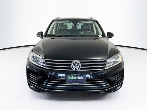 Used 2016 Volkswagen Touareg Sport AWD/4WD image 2