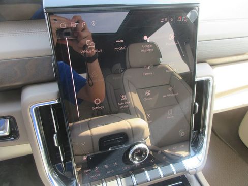 New 2026 GMC Yukon Denali image 19