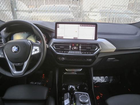Used 2023 BMW X4 xDrive30i w/ Premium Package image 9