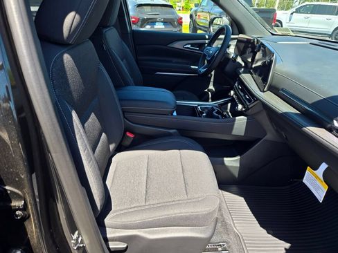 New 2026 Chevrolet Traverse LT w/ Driver Confidence Package FWD image 4
