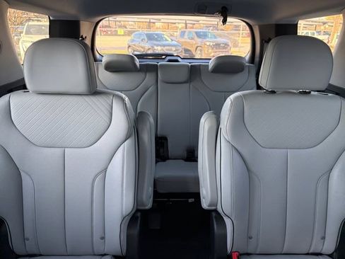 Used 2025 Hyundai Palisade SEL image 25