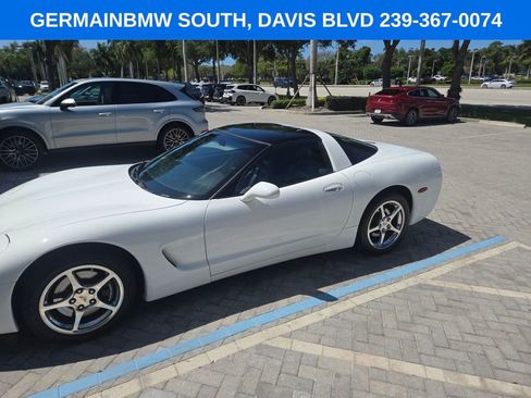 Used 2004 Chevrolet Corvette Coupe image 6