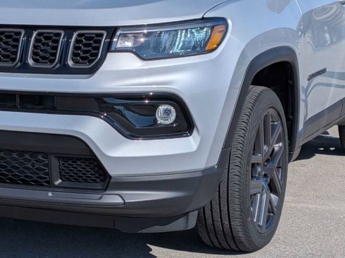 Used 2025 Jeep Compass Limited w/ Sun & Sound Group AWD/4WD image 10