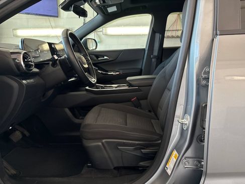 Used 2025 Chevrolet Equinox LT FWD image 13