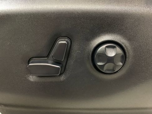 Used 2020 Chrysler Pacifica Limited image 18