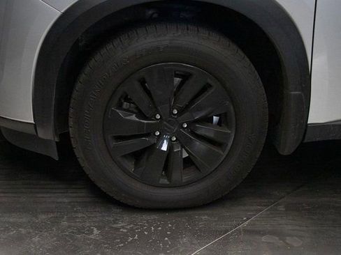 Used 2023 Nissan Pathfinder SV w/ SV Premium Package image 8