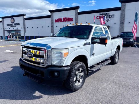 Used 2011 Ford F250 Lariat w/ Chrome Pkg image 2