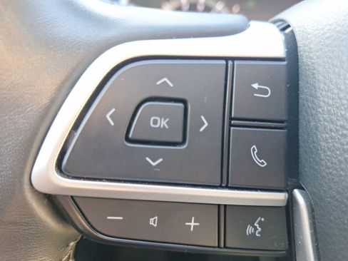 Used 2024 Toyota Highlander LE image 22