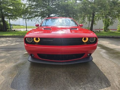 Used 2016 Dodge Challenger R/T Scat Pack RWD image 9