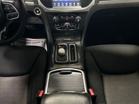 Used 2019 Chrysler 300 Touring RWD image 36