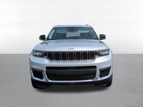 Used 2023 Jeep Grand Cherokee L Limited w/ Trailer Tow Group (B) AWD/4WD image 12