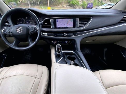 Used 2025 Buick Enclave Preferred image 15