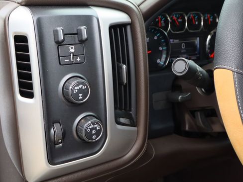 Used 2018 GMC Sierra 1500 SLT w/ SLT Premium Package AWD/4WD image 13