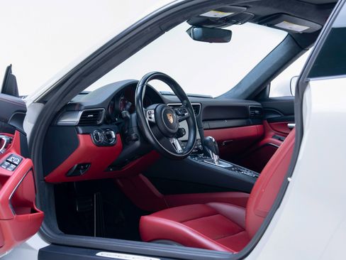 Used 2019 Porsche 911 Carrera GTS RWD image 48