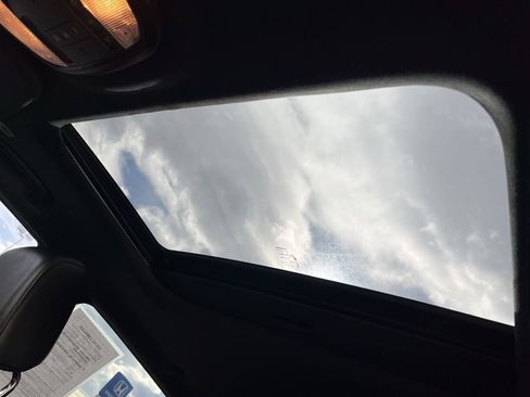 Used 2021 Dodge Durango R/T w/ Technology Group image 32