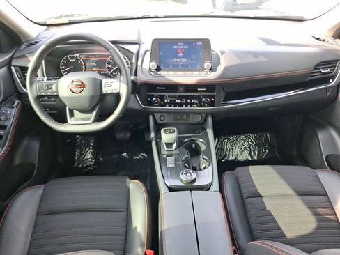 Used 2025 Nissan Rogue SV AWD/4WD image 8