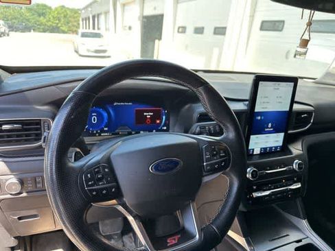 Used 2020 Ford Explorer ST w/ Premium Technology Package AWD/4WD image 6