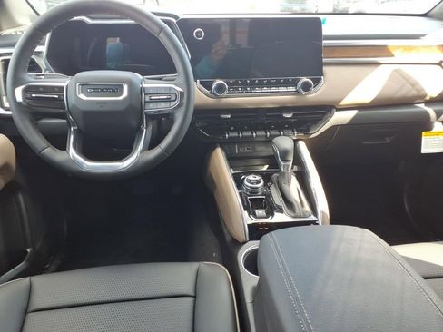 New 2026 GMC Canyon Denali image 8