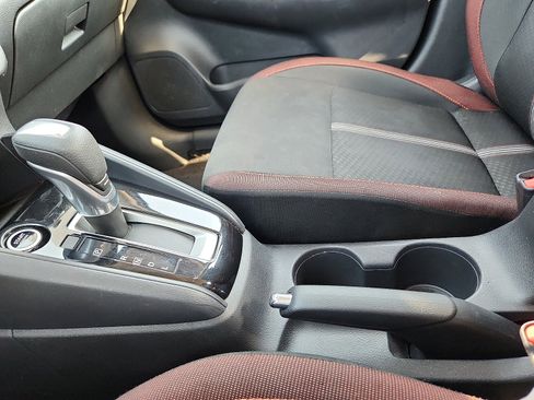 Used 2024 Nissan Versa SR FWD image 20