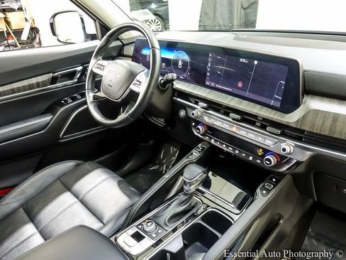 Used 2024 Kia Telluride SX image 28