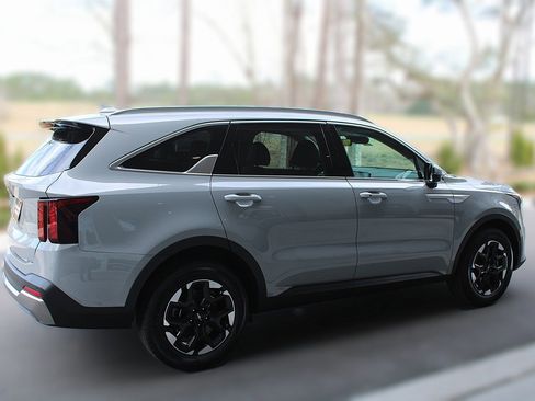 New 2026 Kia Sorento S image 13