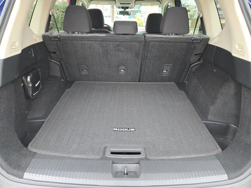 Used 2021 Nissan Rogue S image 25