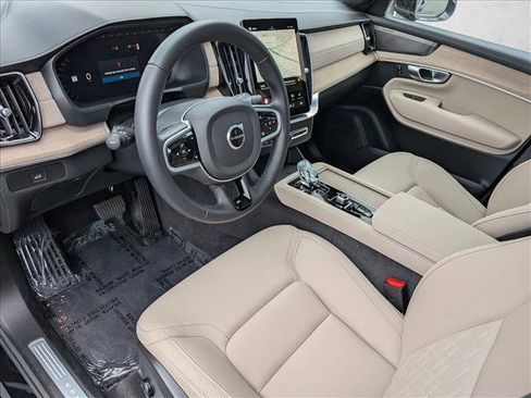 Used 2026 Volvo XC90 B5 Plus w/ Protection Package image 10