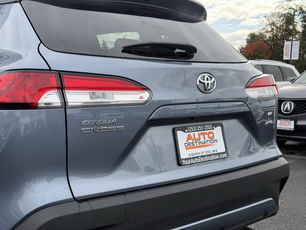 Used 2025 Toyota Corolla Cross LE AWD/4WD image 11