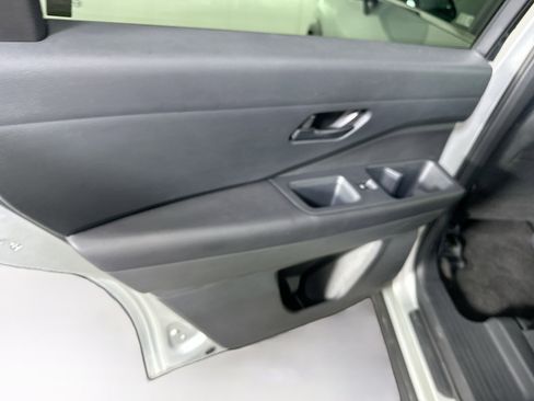 Used 2025 Nissan Pathfinder SV image 25