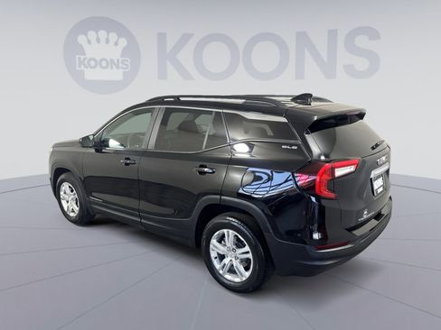 Used 2022 GMC Terrain SLE w/ Driver Convenience Package image 4
