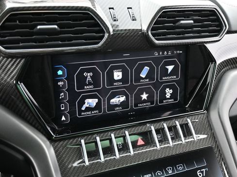 Used 2022 Lamborghini Urus AWD/4WD image 21