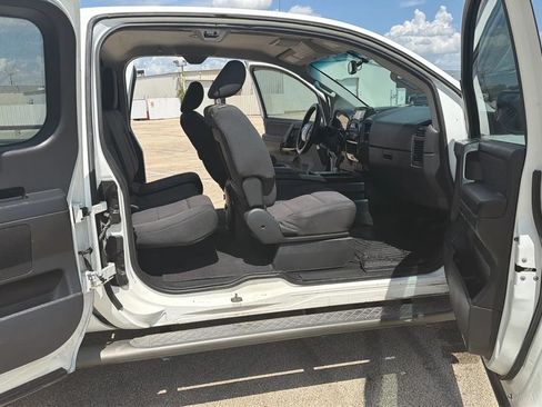 Used 2014 Nissan Titan SV w/ SV Value Truck Package AWD/4WD image 26