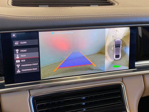 Used 2020 Porsche Panamera 4S w/ Premium Package image 28