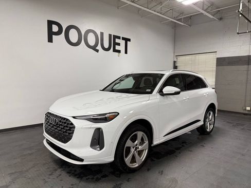 Used 2025 Audi Q5 Premium Plus w/ Premium Plus AWD/4WD image 2