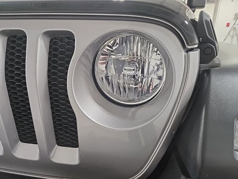 Used 2018 Jeep Wrangler Unlimited Sport S image 21