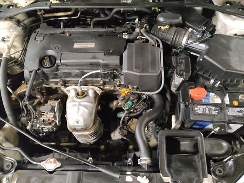 Used 2017 Honda Accord EX image 30