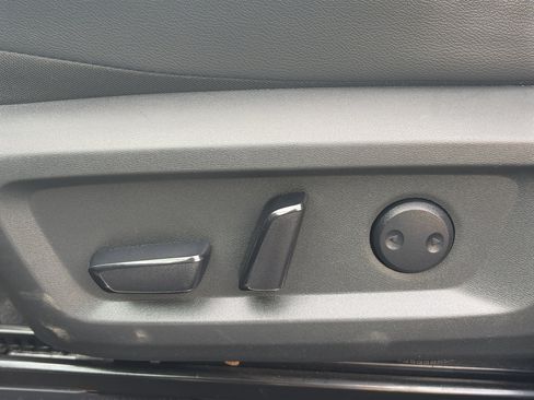 Used 2023 Nissan Rogue SL w/ SL Premium Package image 28