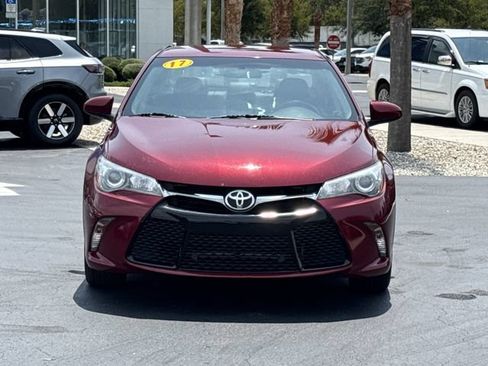 Used 2017 Toyota Camry SE FWD image 4