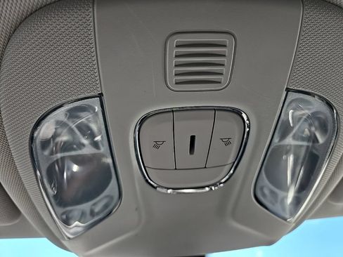 Used 2020 Jeep Compass Latitude w/ Cold Weather Group AWD/4WD image 27
