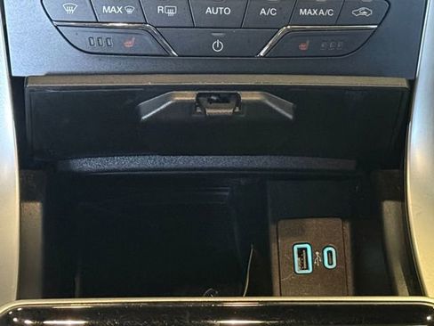 Used 2020 Ford Edge ST-Line image 6