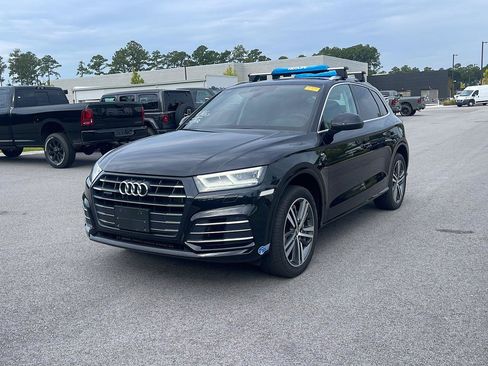 Used 2020 Audi Q5 e Premium Plus w/ Premium Plus Package AWD/4WD image 3