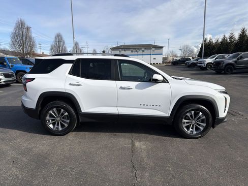 Used 2025 Chevrolet Equinox LT w/ Convenience Package II image 9