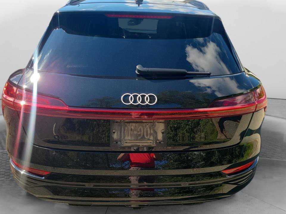 Used 2024 Audi Q8 e-tron Premium AWD/4WD image 14