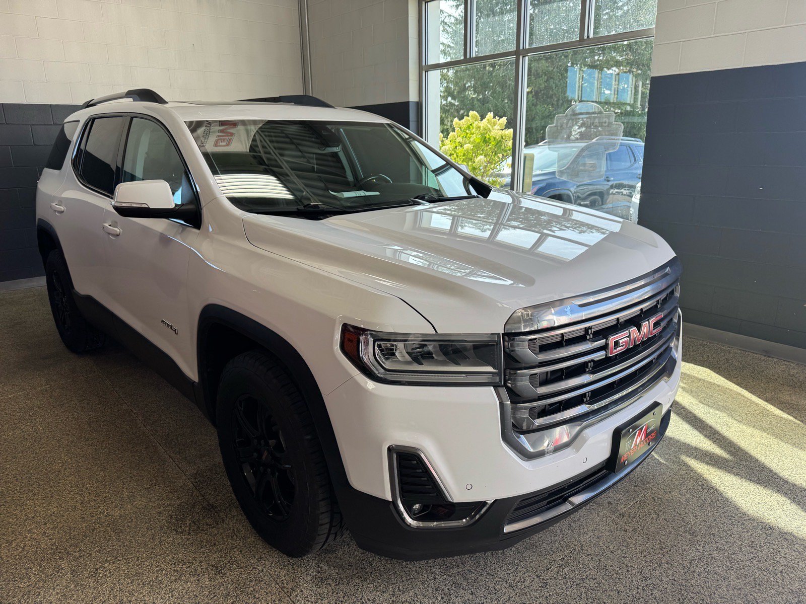 Used 2021 GMC Acadia AT4 w/ Preferred Package AWD/4WD image 3