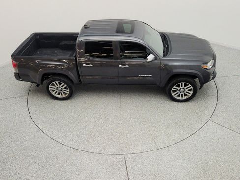Used 2019 Toyota Tacoma Limited AWD/4WD image 26